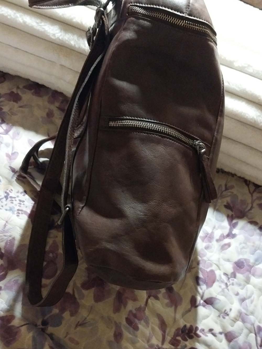 VILENCA HOLLAND BACKPACK Distressed Leather - Picture 6 of 12